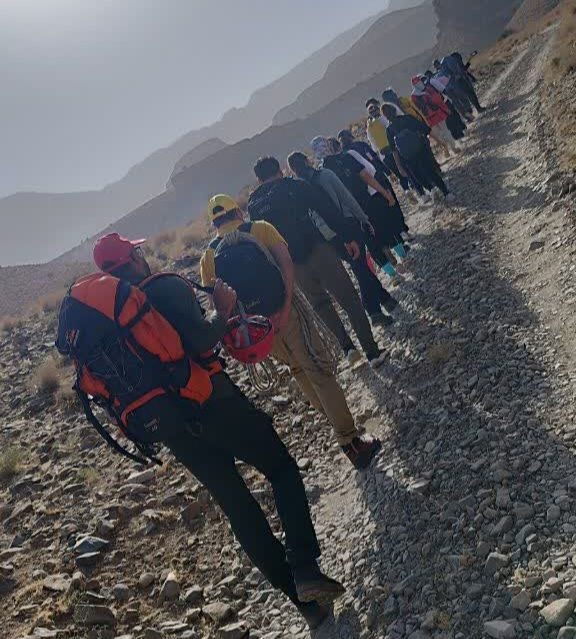 گزارش برنامه «تکنیک های کار در ارتفاع، صعود و فرود وسنگنوردی»