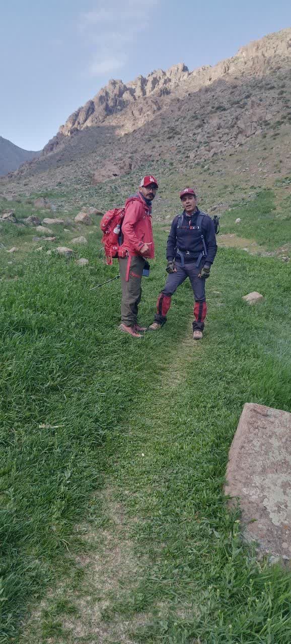 گزارش صعود به قله سخت حصار باشگاه کوهنوردی زاگرس